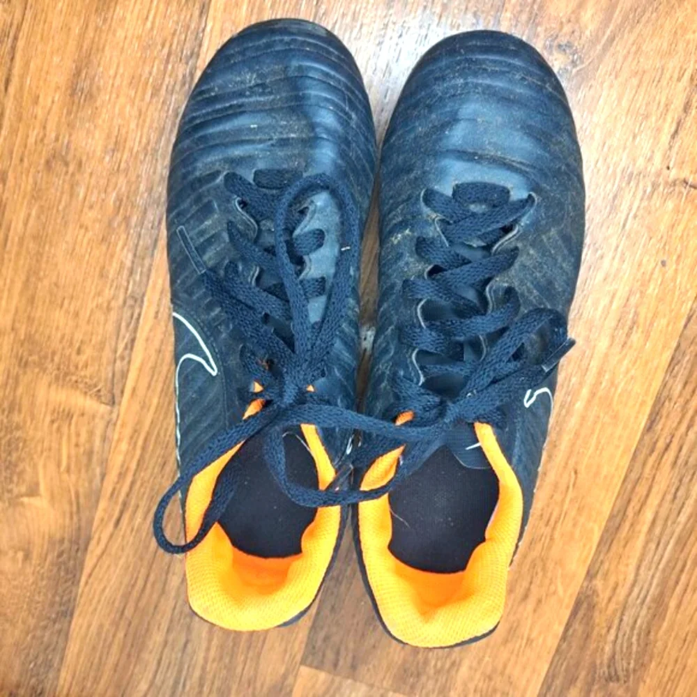 Nike Tempo Legend 7 Youth Firm Ground Soccer Cleats Black Orange Size 2Y
